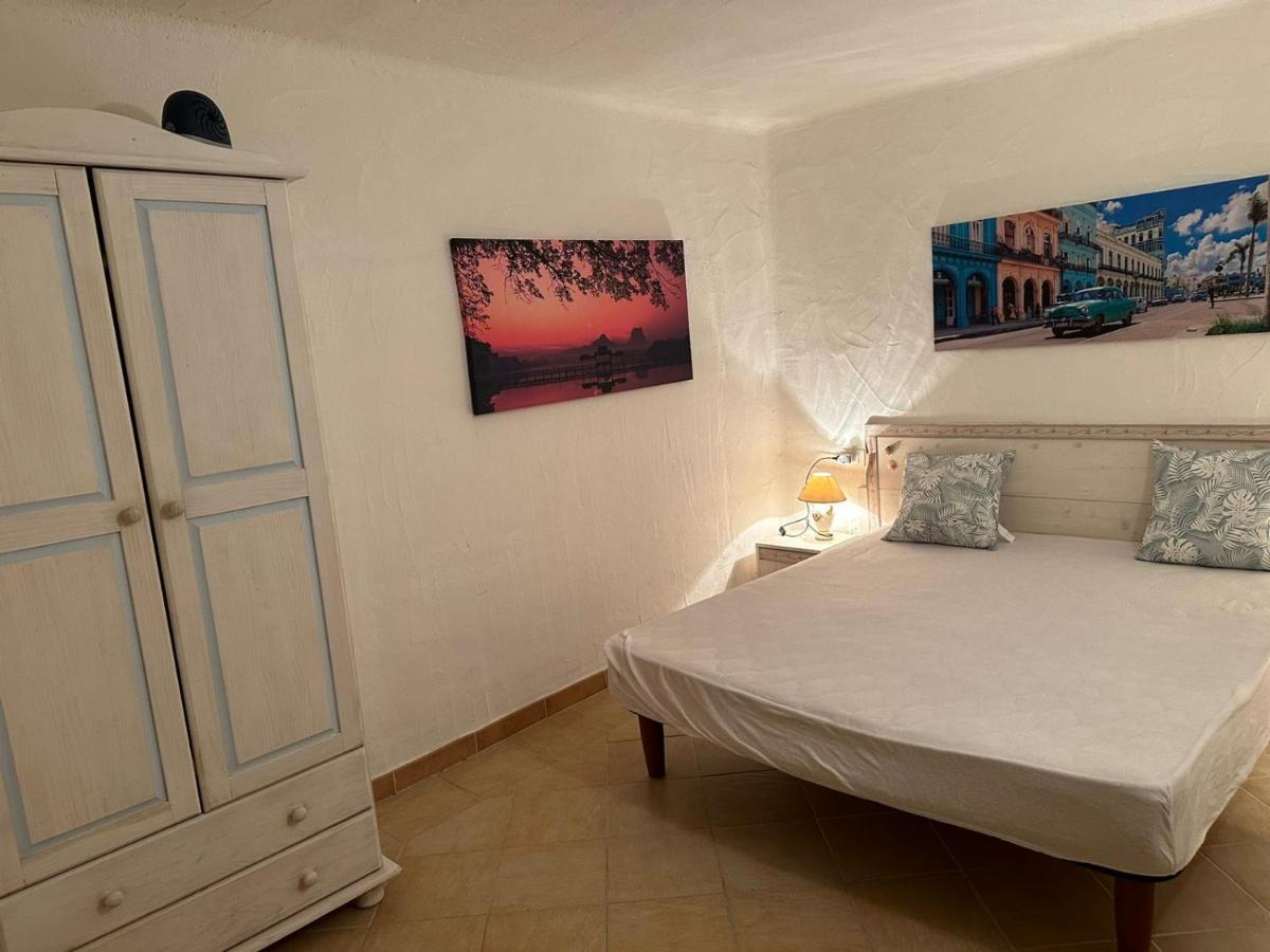 Lightblue-Celeste Central Apartment In Porto Rotondo Exterior photo